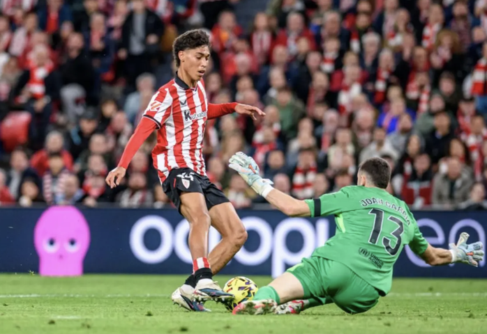 Lamine Yamal giúp Barcelona bay cao ở đỉnh bảng La Liga - Ảnh 2.