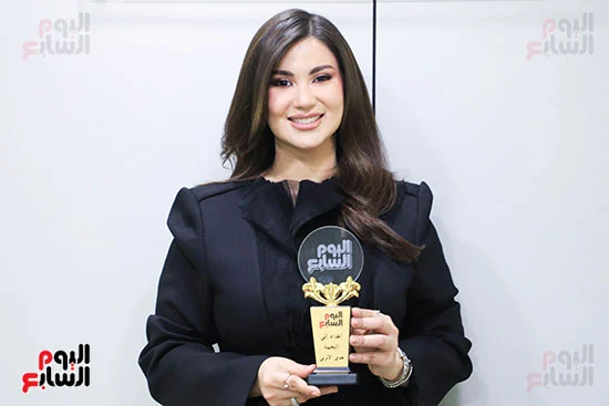 الفنانة هدى الأتربي الفنانة هدى الأتربي