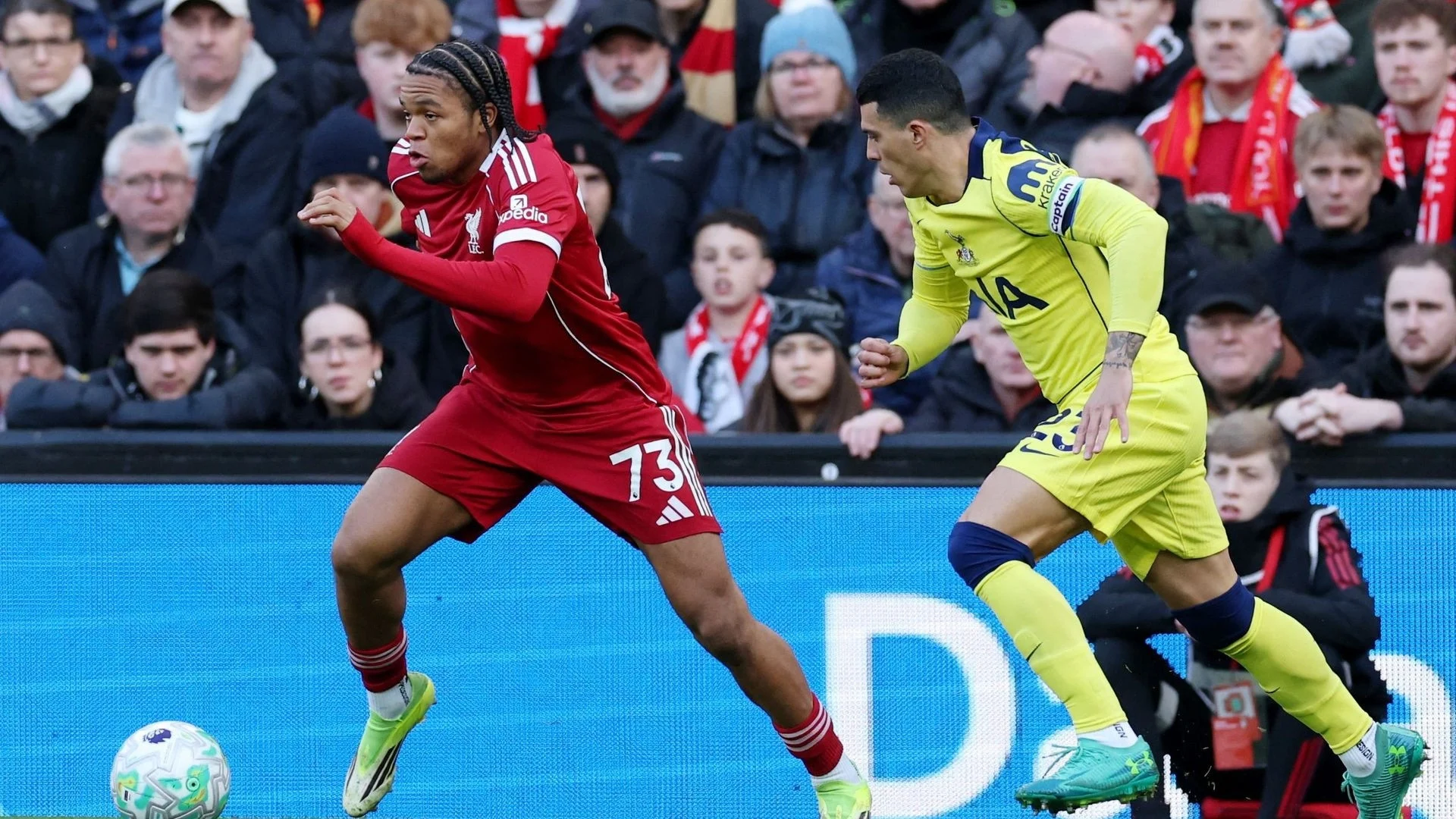 resources_premierleague_pulselive_com 2026 03 15T163546Z_332264472_UP1EM3F1A3KV7_RTRMADP_3_SOCCER ENGLAND LIV TOT (1).jpg