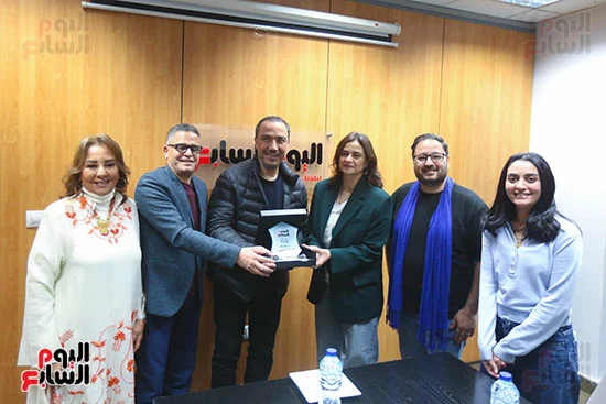 بوابة مولانا يكرم النجم طارق لطفي