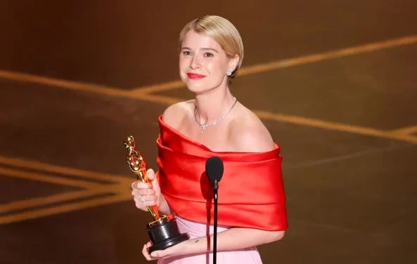 النجمة الأيرلندية جيسي باكلي