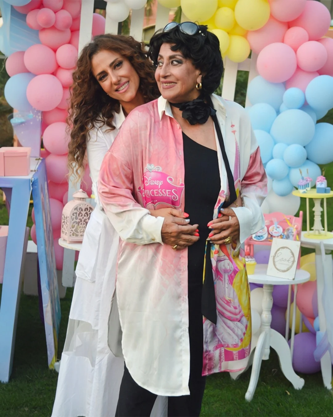 حنان مطاوع ووالدتها الفنانة سهير المرشدي حنان مطاوع ووالدتها الفنانة سهير المرشدي