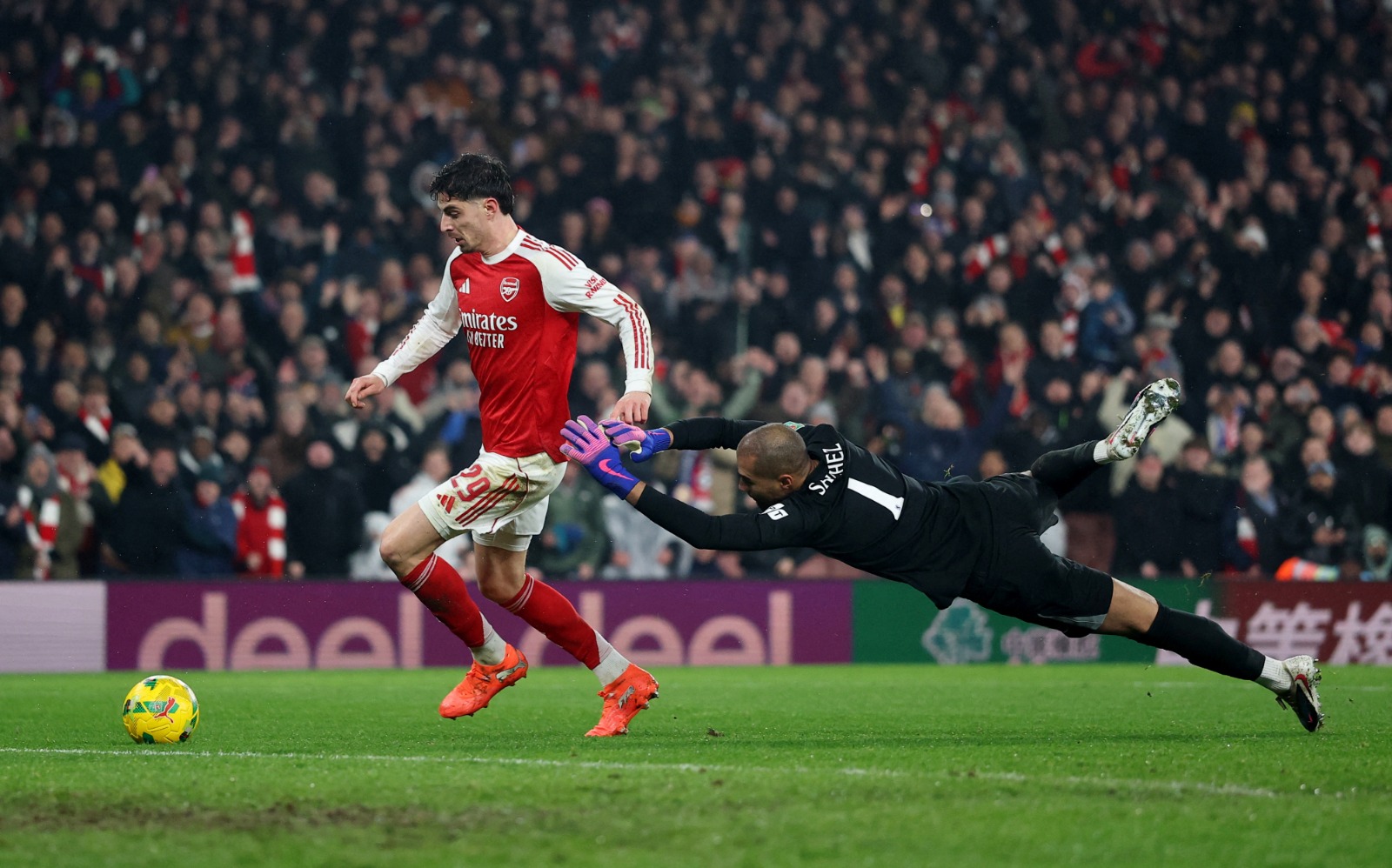 كاي هافيرتز أثناء تسجيل الهدف الوحيد خلال مباراة أرسنال وتشيلسي بإياب نصف نهائي كأس الرابطة الإنجليزية - 3 فبراير 2026