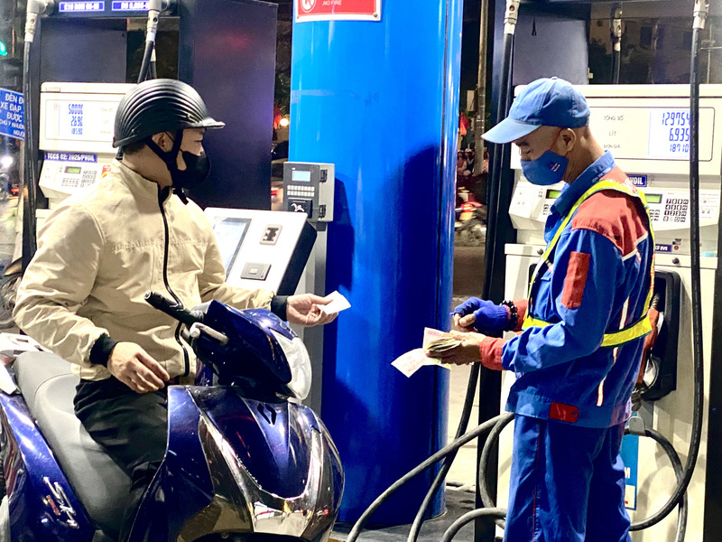 أسعار الوقود المحلية اليوم، 14 مارس 2026. الصورة: فونغ ترانغ