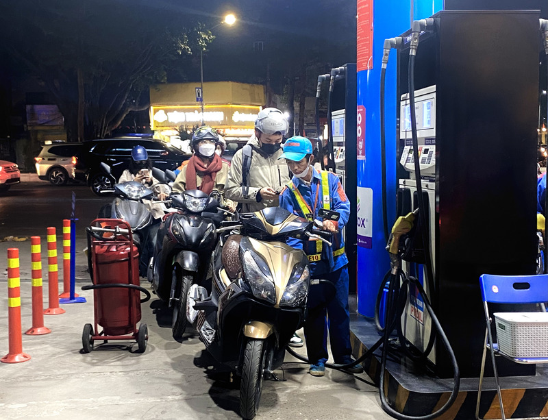 أسعار الوقود المحلية اليوم، 17 مارس 2026. الصورة: فونغ ترانغ