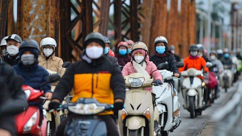 كان الطقس مستقراً بشكل عام في جميع أنحاء البلاد خلال الفترة من 10 إلى 16 مارس؛ إلا أن جبهة هوائية باردة اشتدت ليل 12 مارس تقريباً. (صورة: baochinhphu.vn)