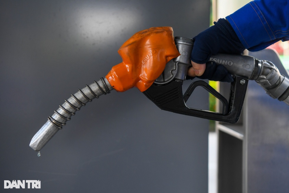 سلسلة من الحلول المتعلقة بأسعار الوقود: خبراء يقدمون اقتراحات - 1 Loạt giải pháp với giá xăng dầu, chuyên gia hiến kế - 1