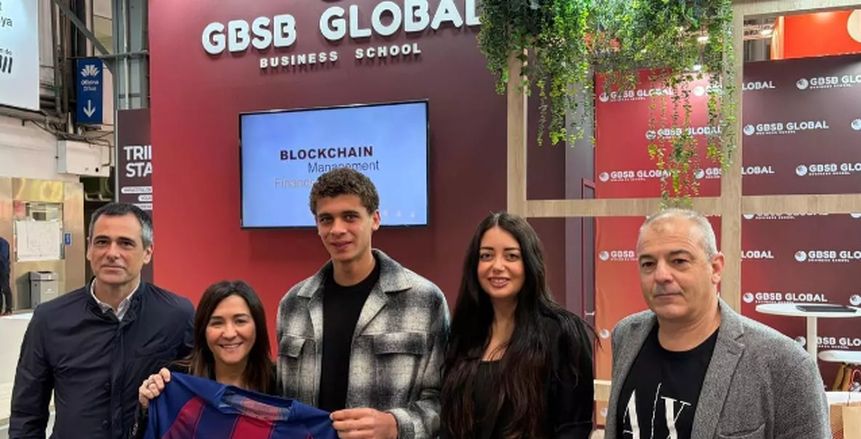 بعد تألقه.. خطوة غير متوقعة من حمزة عبد الكريم للاستمرار مع برشلونة