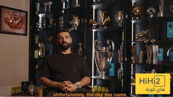 الحلم سبورت : كم سعر ساعة محمد صلاح الفاخرة التي خطفت الأنظار عند وداع ليفربول؟