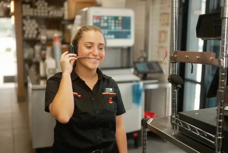 سلسلة مطاعم شهيرة تختبر نظام ذكاء اصطناعى يراقب أداء العاملين أثناء العمل