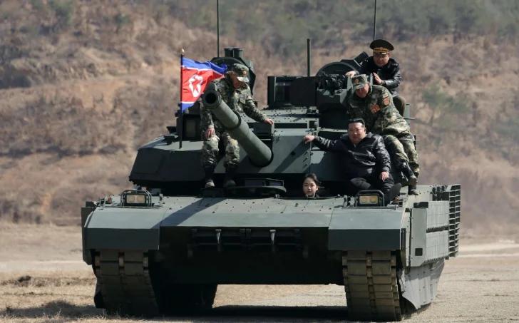 زعيم كوريا الشمالية وابنته