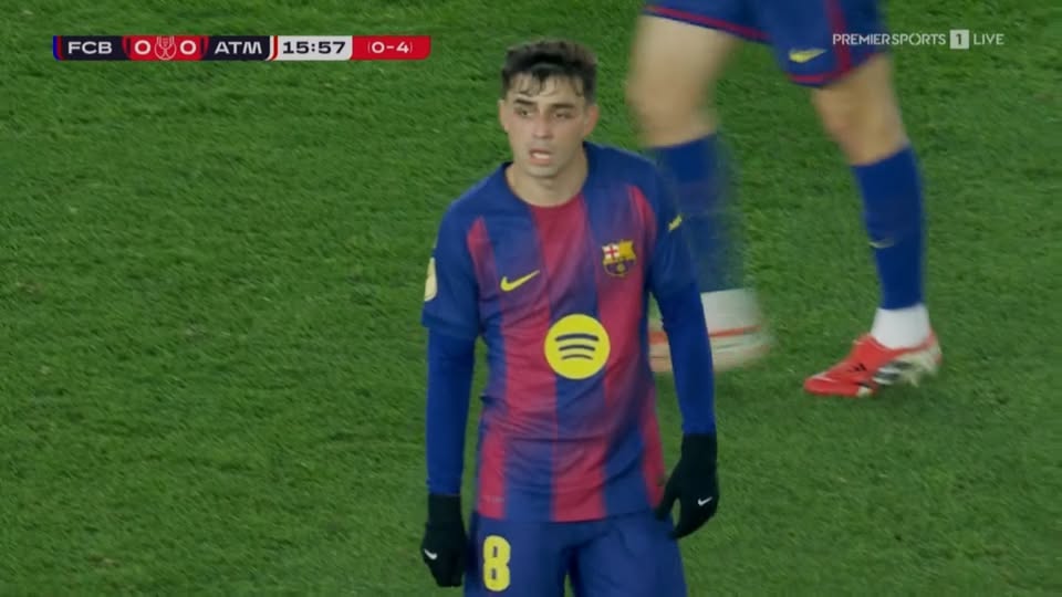 قد تكون صورة ‏‏‏كرة قدم‏، و‏كرة قدم‏‏ و‏تحتوي على النص '‏‎FCB FCB ΑTЛЛ 15:57 0-4) + PREMIERSPORTS PREMIERSPORTS1LIVE LIVE 8‎‏'‏‏