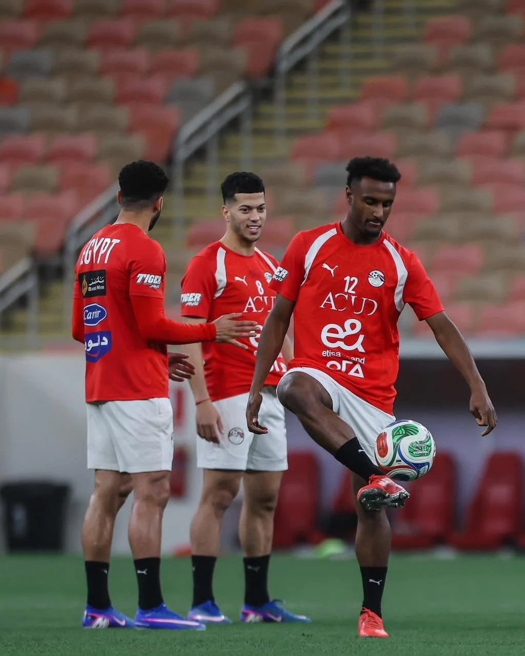إمام عاشور وهيثم حسن فى تدريبات المنتخب