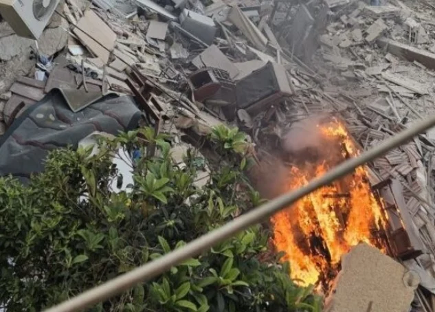 النيران تلتهم المباني